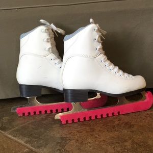 Soft Skate by Jackson, figure skates, size 2 ❄️⛸❄️